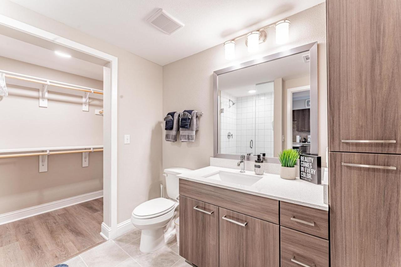 Upscale Modern Apts - Free Parking, Fast Wifi, Courtyard Apartman Austin Kültér fotó