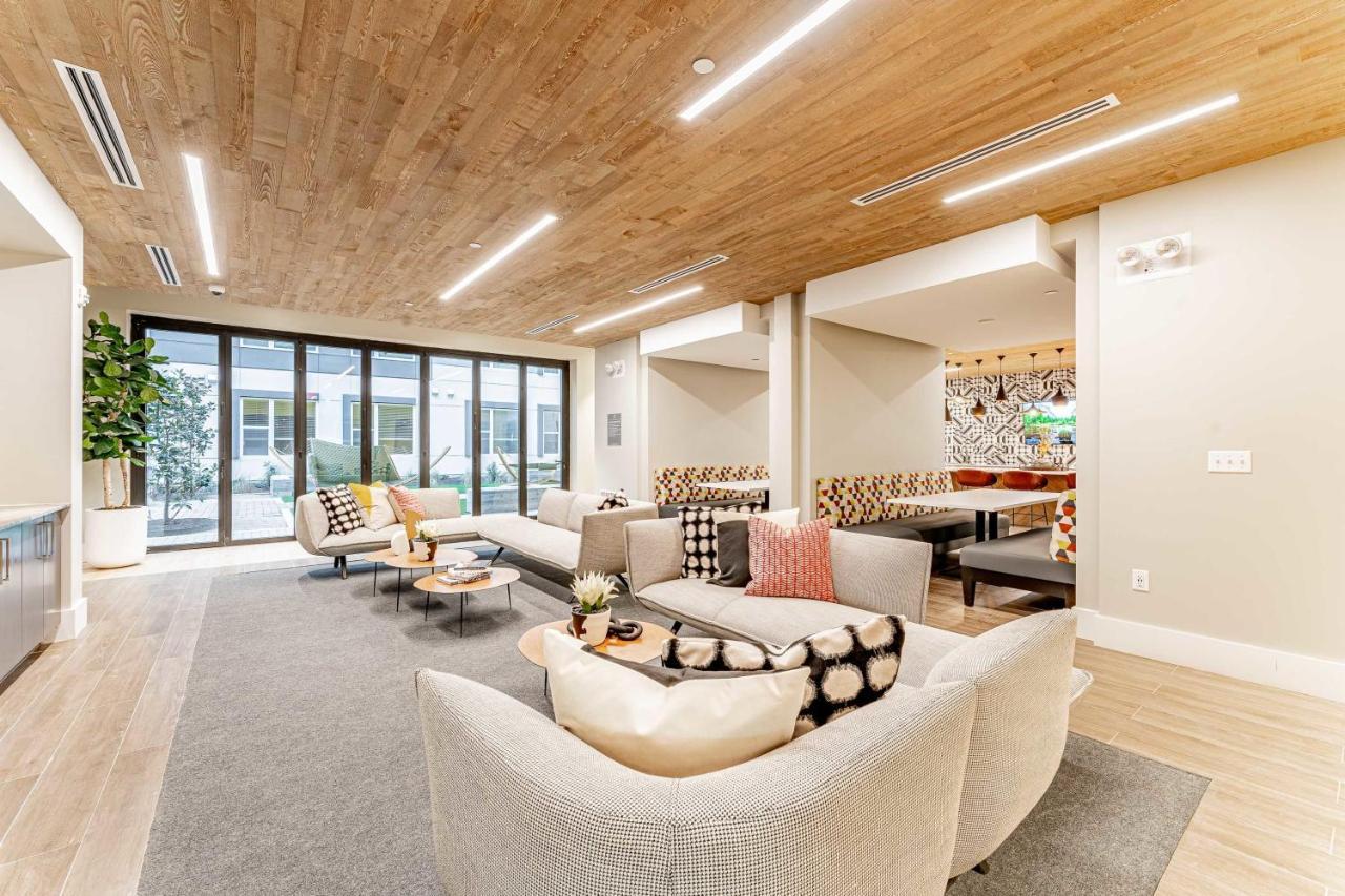 Upscale Modern Apts - Free Parking, Fast Wifi, Courtyard Apartman Austin Kültér fotó