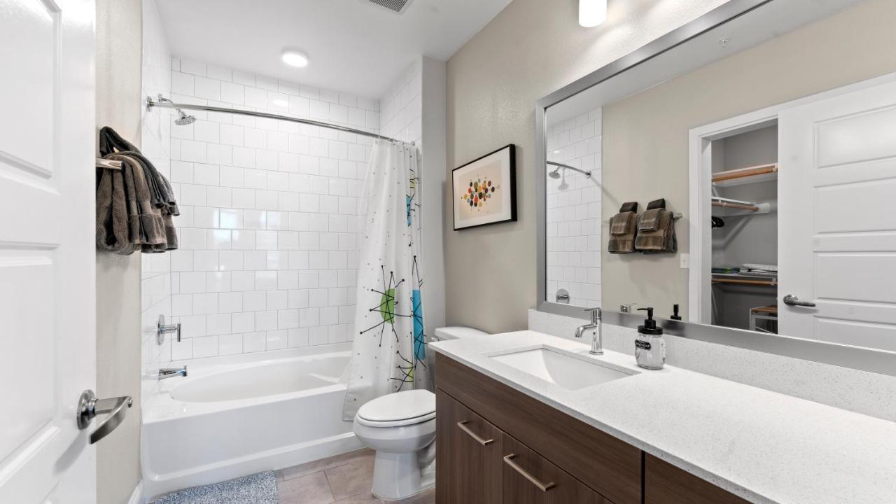 Upscale Modern Apts - Free Parking, Fast Wifi, Courtyard Apartman Austin Kültér fotó