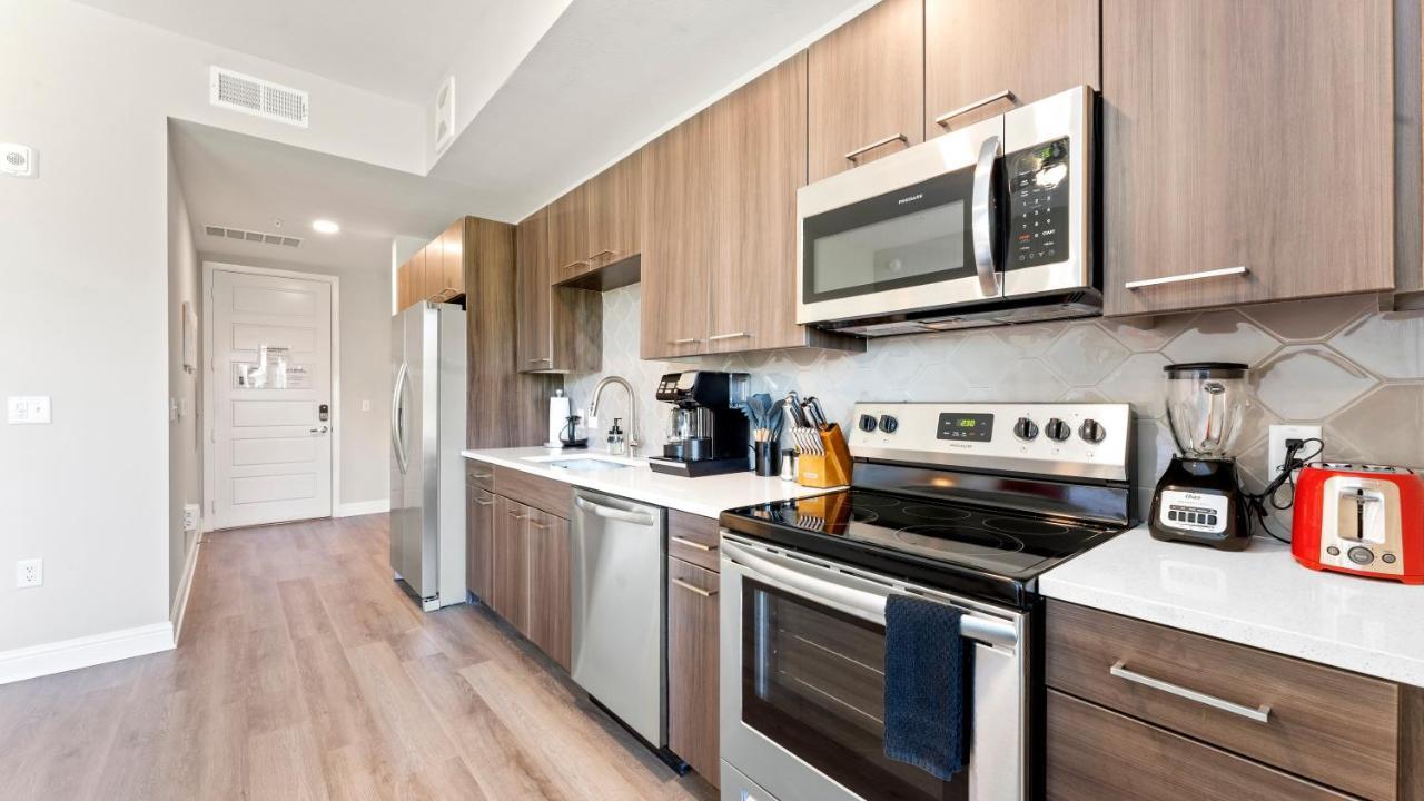 Upscale Modern Apts - Free Parking, Fast Wifi, Courtyard Apartman Austin Kültér fotó